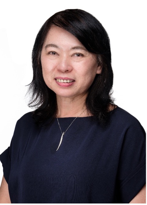 校長江惠真女士